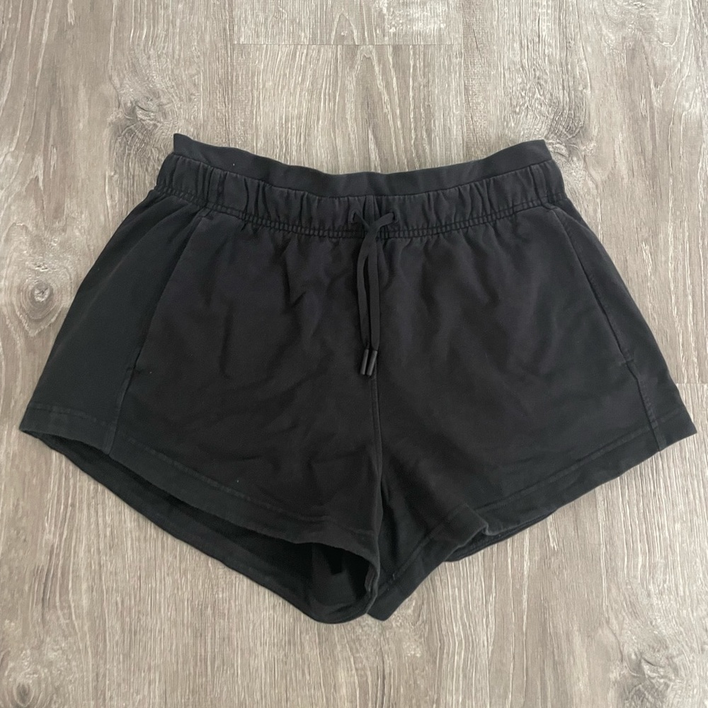 Lululemon inner glow shorts-Size 8